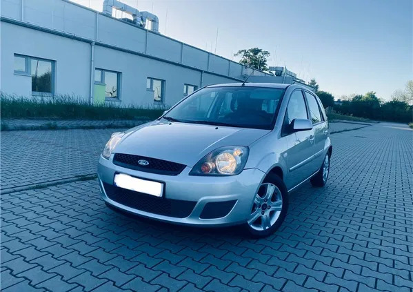 ford fiesta Ford Fiesta cena 8900 przebieg: 236400, rok produkcji 2007 z Sztum